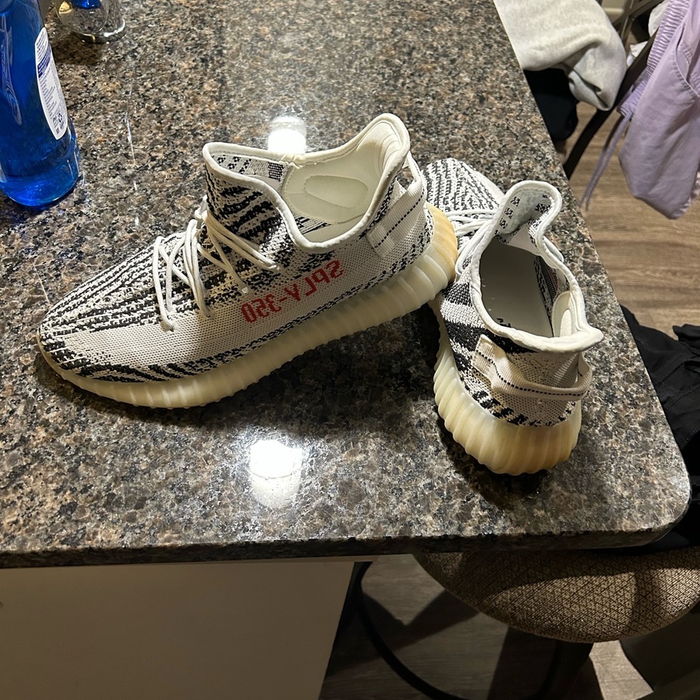 Men’s Yeezy Sneakers